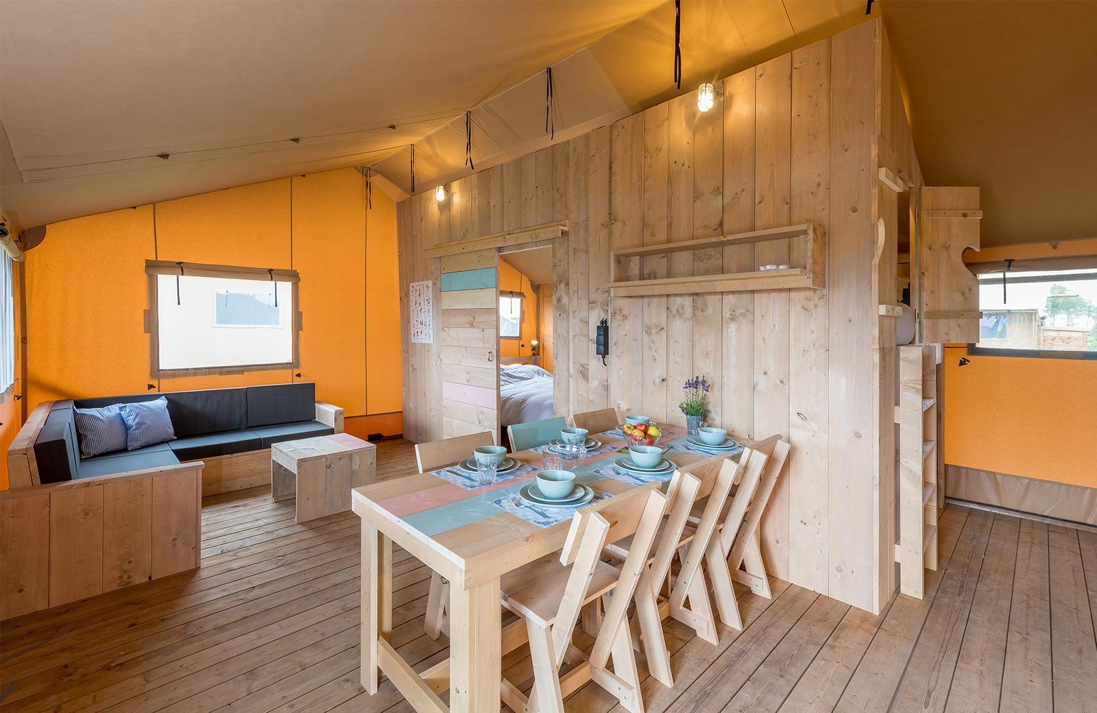 Eet woonkamer avonturentent 6 personen